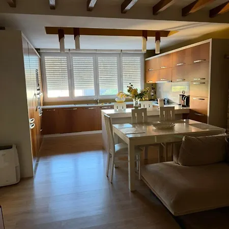 Old Town Center 3 * דורס