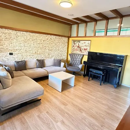 Old Town Center 3 Lejlighed