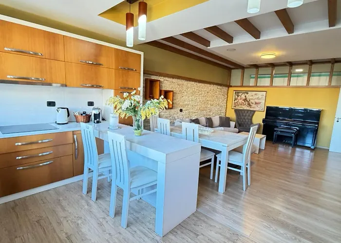 Old Town Center 3 * Durrës